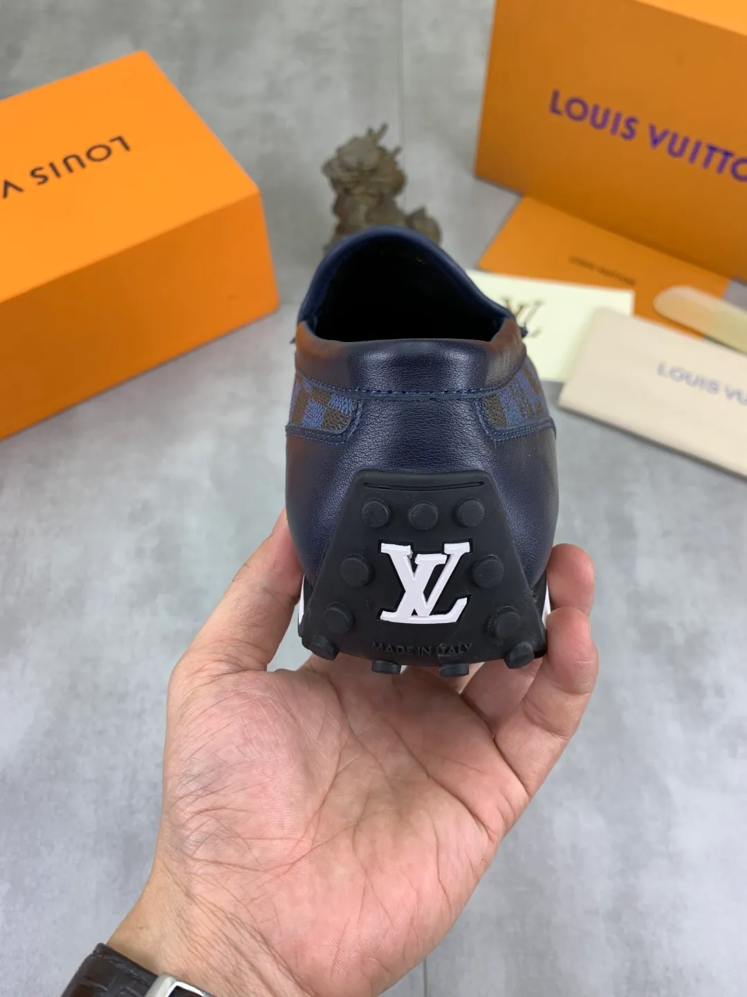 Men's Men's Shoes 💰P640 New Style 💶[LOUIS VUITTON] Water-dyed Niuli Original Order New Style 🍀LV Louis Vuitton *——Top version of LV classic leather shoes! Made of imported original calfskin, original leather side strips and wear-resistant high-end rubber outsole! High quality products! Color: black optional Size: 39-45